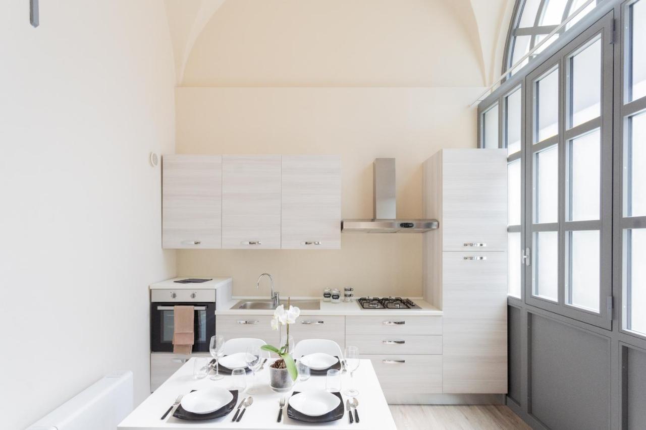 Romantic Escape City Centre With Jacuzzi & Parking By Rent All Como Eksteriør billede