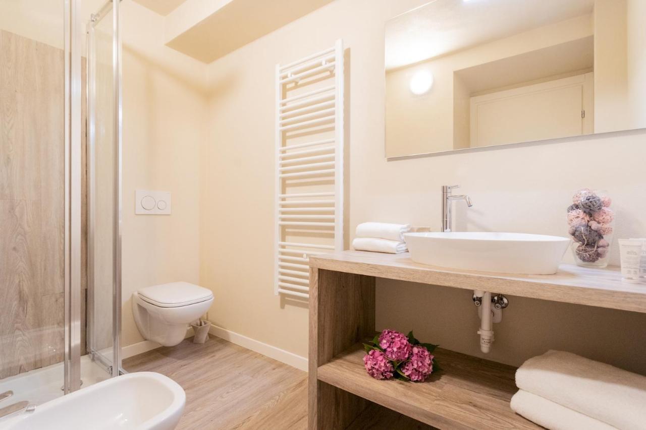 Romantic Escape City Centre With Jacuzzi & Parking By Rent All Como Eksteriør billede