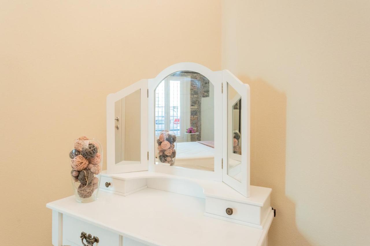 Romantic Escape City Centre With Jacuzzi & Parking By Rent All Como Eksteriør billede
